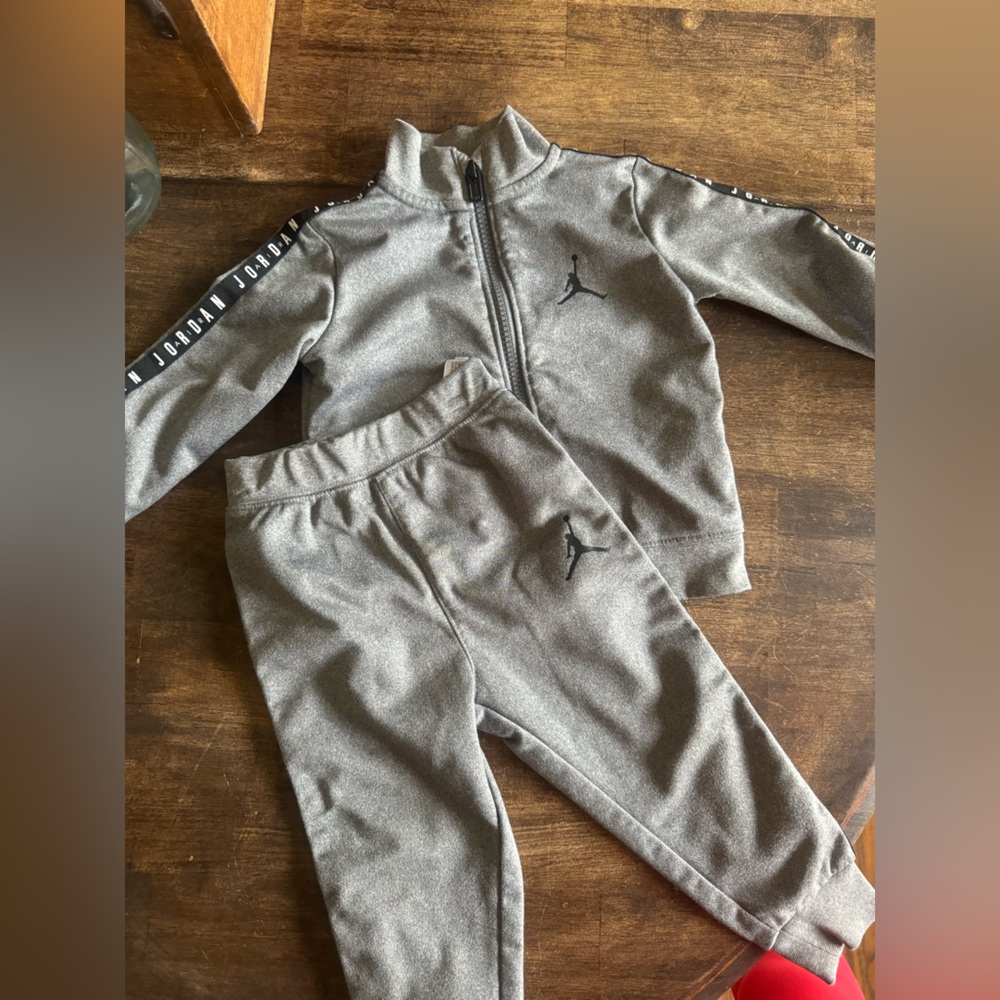 Nike air Jordan set size 18m